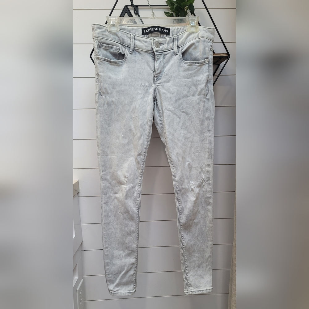 EXPRESS jeans like new. Distressed Grey. Size 6 ankle legging